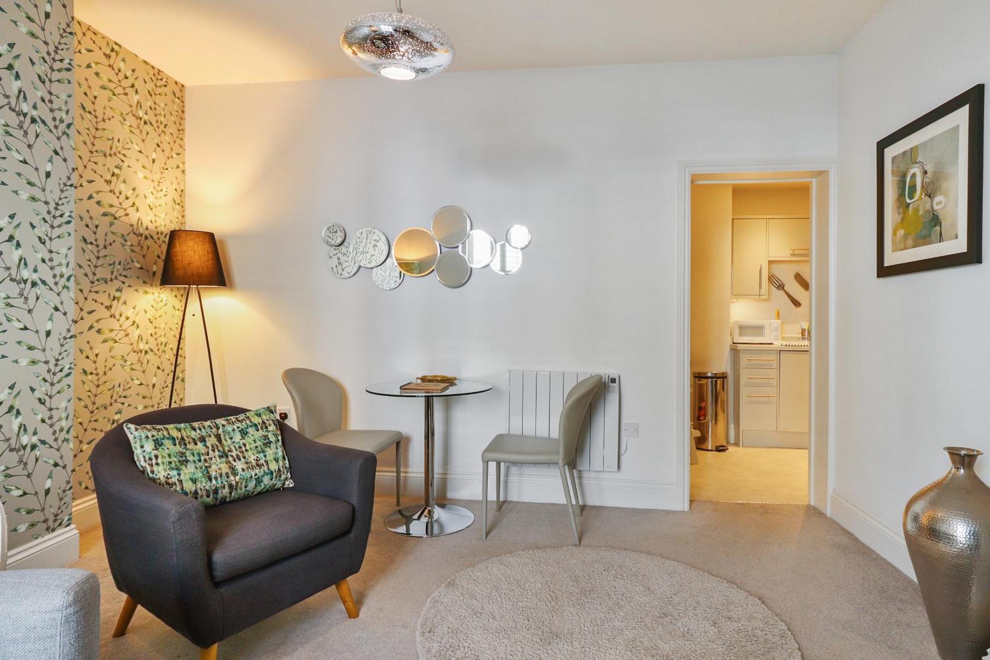 Апартаменти 3, Gainsborough House Челтнем Екстер'єр фото