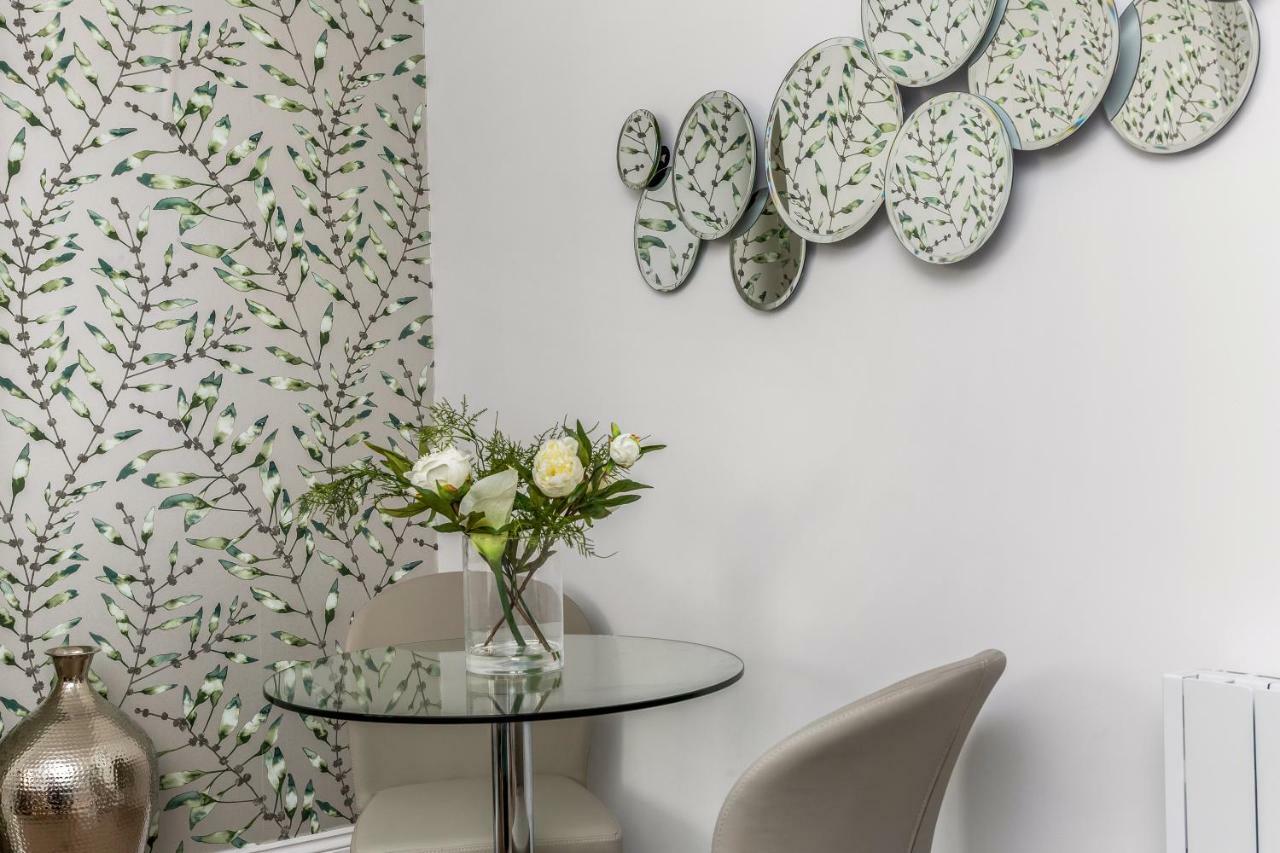 Апартаменти 3, Gainsborough House Челтнем Екстер'єр фото