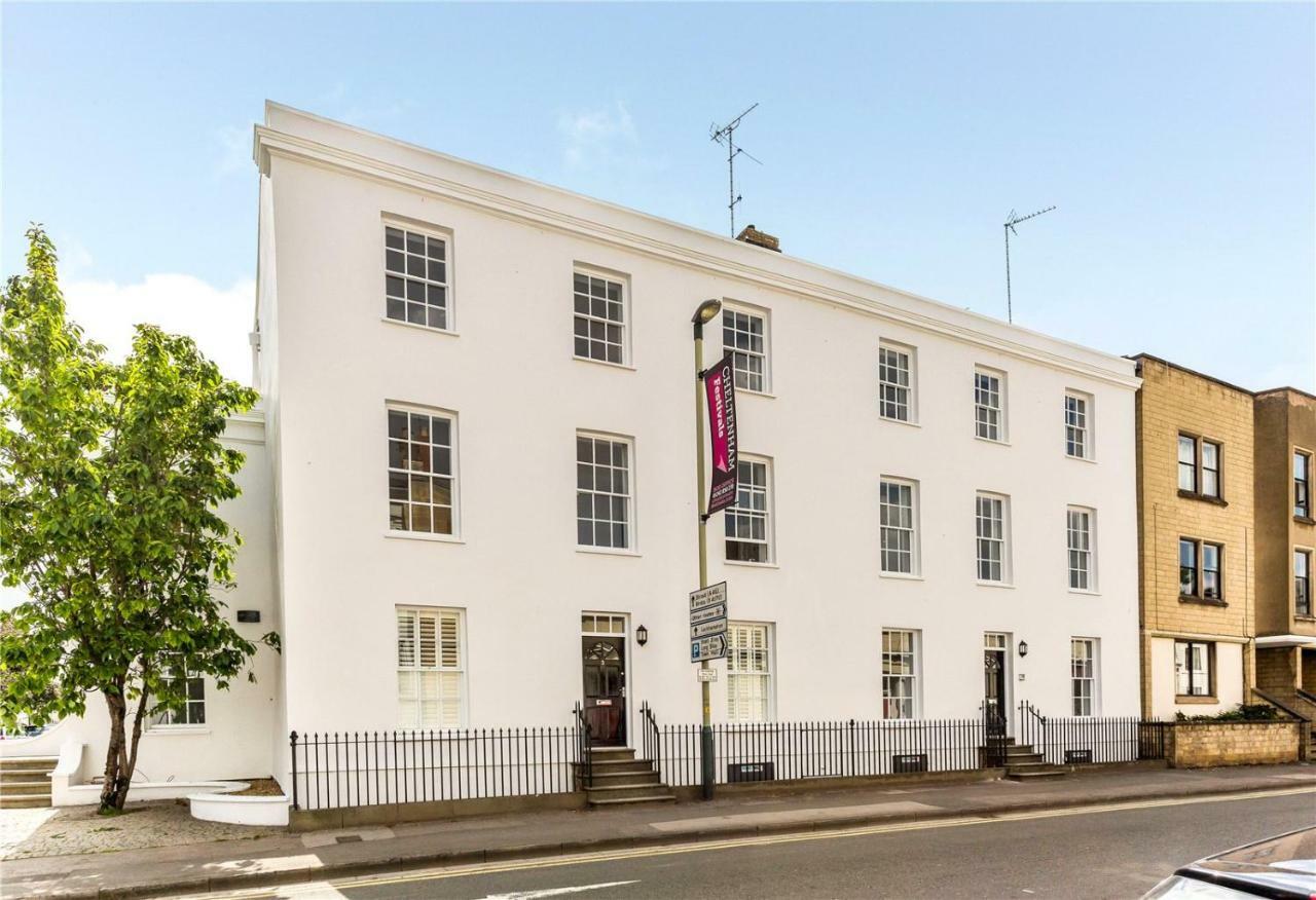Апартаменти 3, Gainsborough House Челтнем Екстер'єр фото